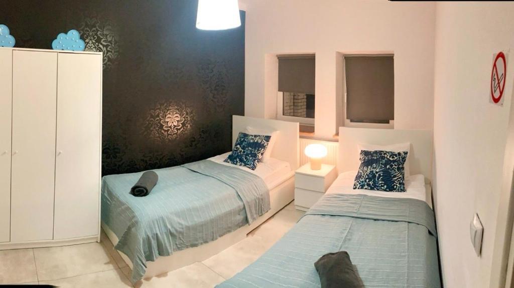 Wake Villa Brwinow Εξωτερικό φωτογραφία